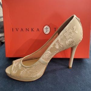 Ivanka Trump Maggie 3 Pump 8M Ivory/Champaign